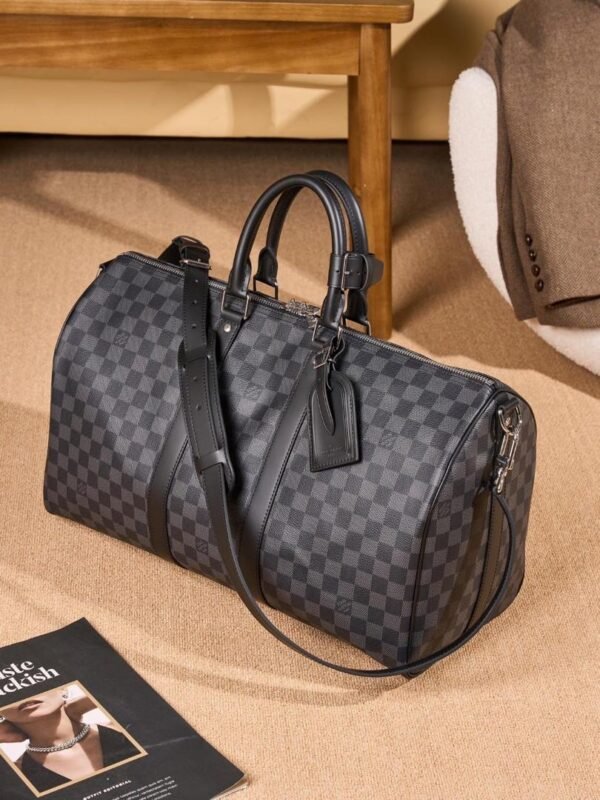 292a5b8f-2ac9-43aa-b82c-e1fa56c7f013 Réplica Louis Vuitton Keepall