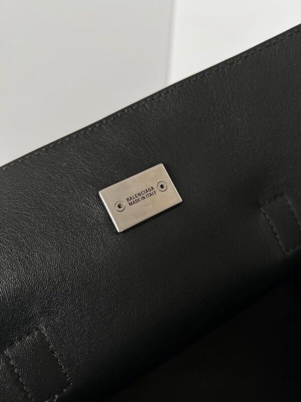 Bolso Balenciaga réplica 1:1 - Imagen 4