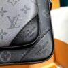 3c99aeb9-93b2-4232-9a2f-751746ae6699 Bolso messenger Lv réplica