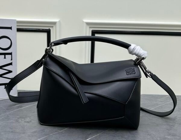 Puzzle replica Loewe