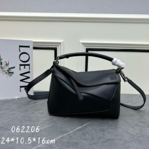 Puzzle replica Loewe