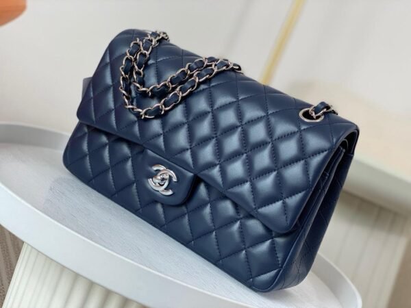 5a5e31f1-c09c-4ecb-bb87-4f0afd3ff537 Réplica bolso timeless Chanel