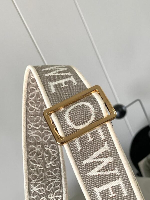Gate dual Loewe replica exacta