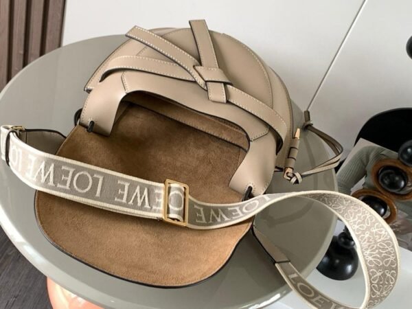 Gate dual Loewe replica exacta