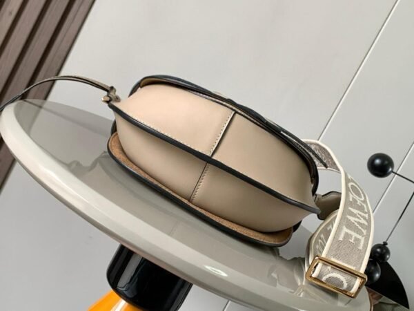 Gate dual Loewe replica exacta