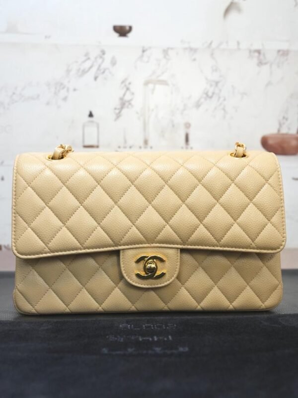 9ff28794-75cb-4529-9dc9-97a091848af8 Chanel clásico vainilla réplica