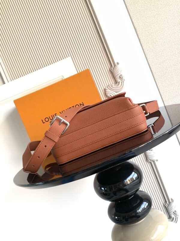 IMG_0515 Bolso messenger boarding LV