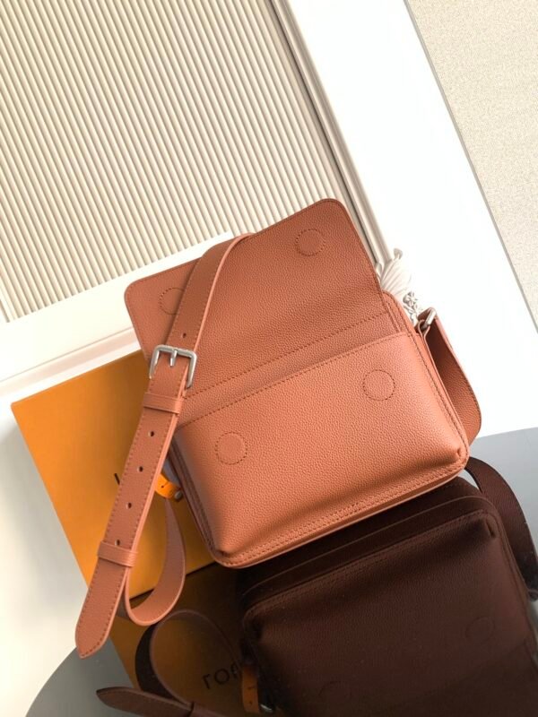 IMG_0518 Bolso messenger boarding LV