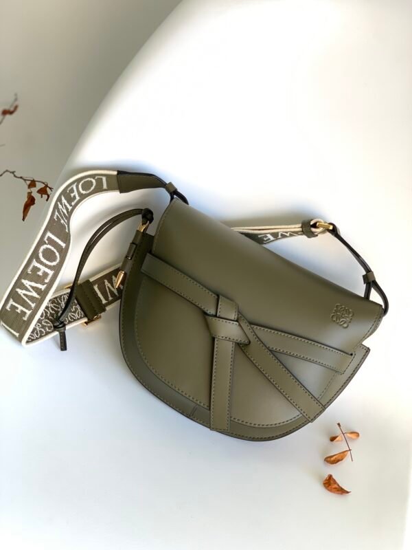 Gate dual Loewe replica exacta