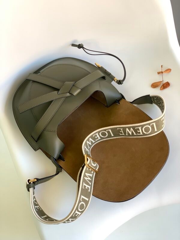 Gate dual Loewe replica exacta