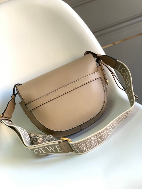 Gate dual Loewe replica exacta