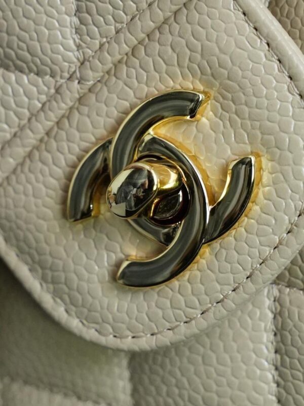 b333c201-2298-474e-b530-4f9707722608 Chanel clásico vainilla réplica