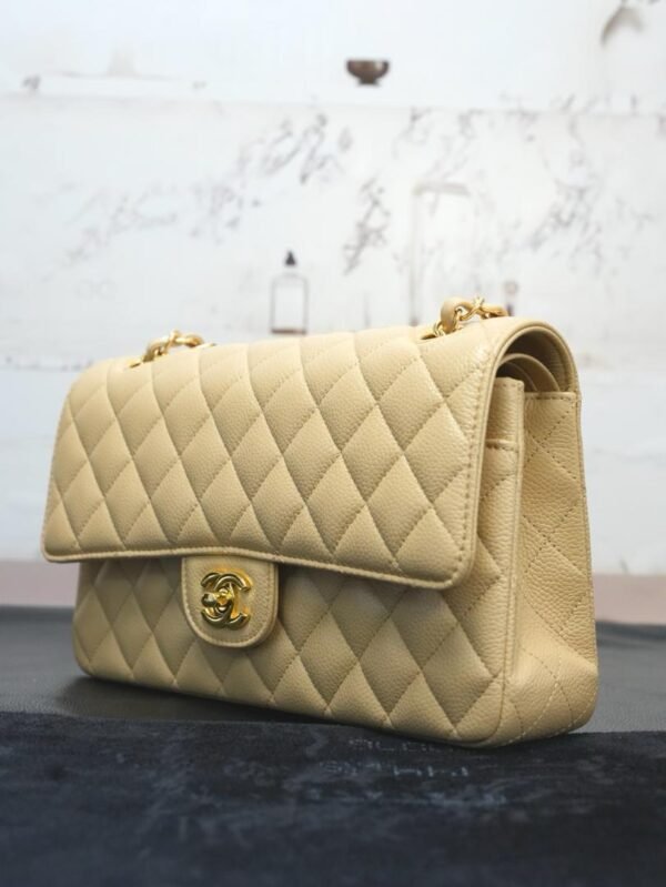 e44a5e1e-9ee1-4131-9de7-1bc6c39eeab7 Chanel clásico vainilla réplica